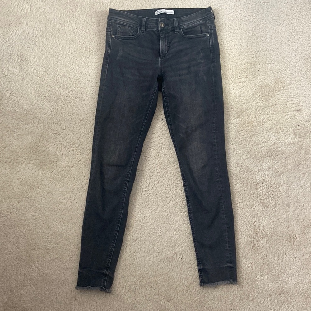 Zara- Women’s black skinny jeans